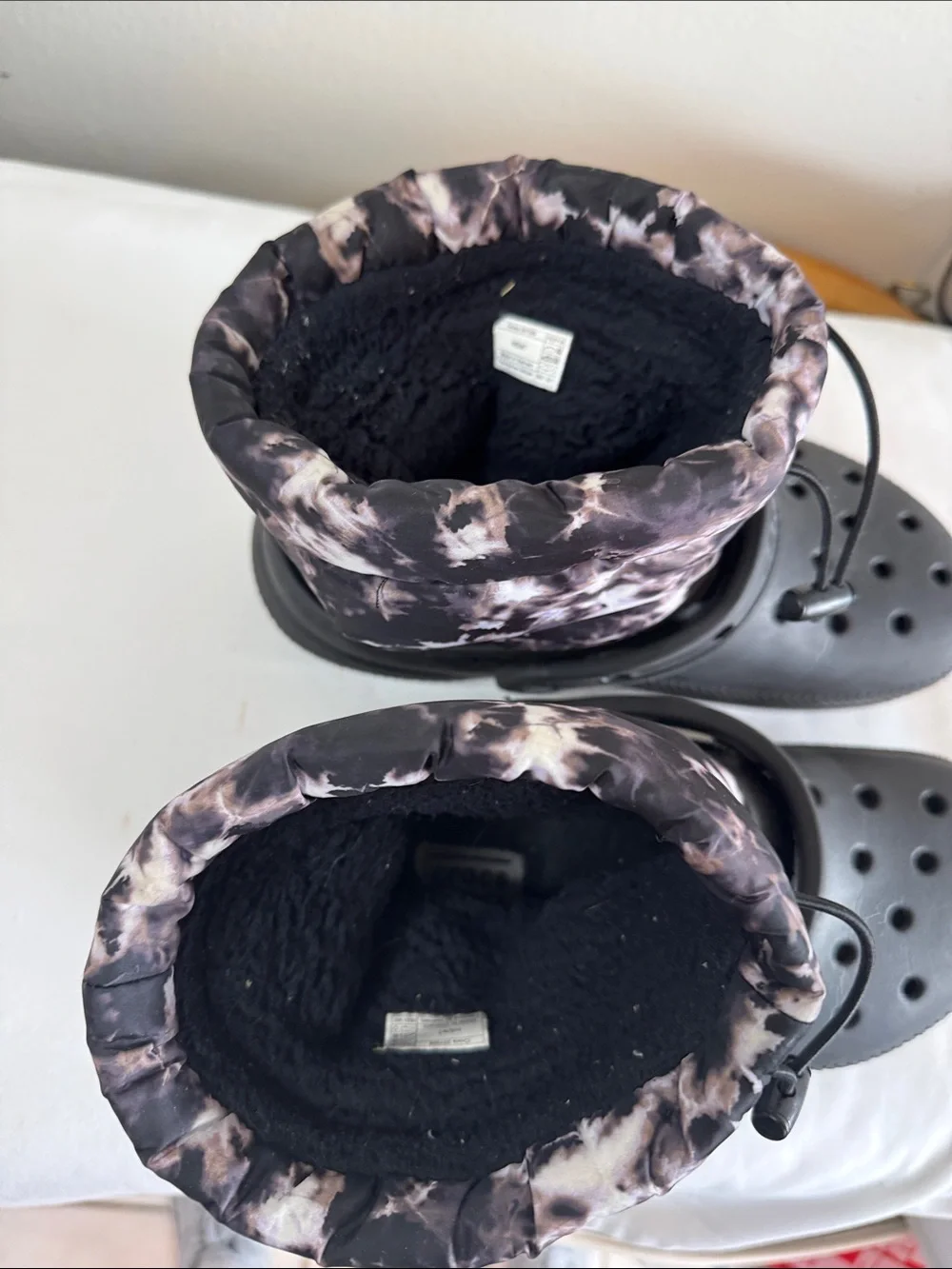 CROCS Unisex Classic Lined Neo Puff Tie-Dye Boots Sz 7 Women, 5 Men